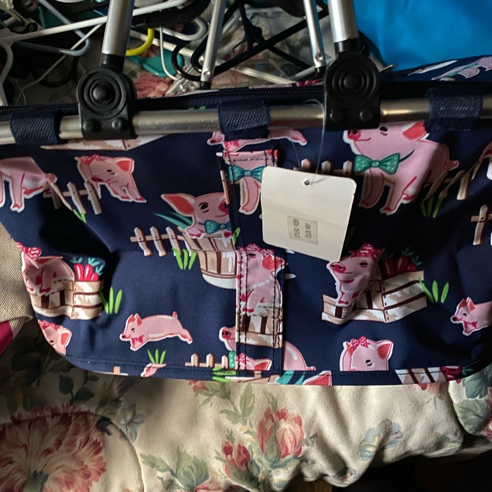 Ngil happy pig print insulated picnic basket